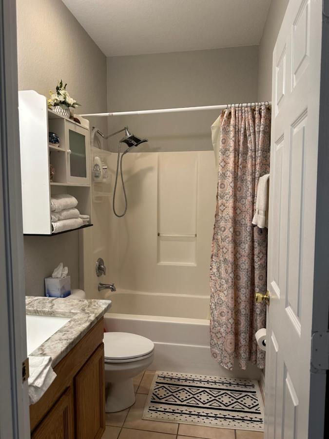 Quiet Room In A Family Home Lehigh Acres Buitenkant foto