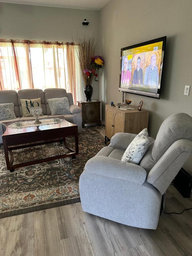 Quiet Room In A Family Home Lehigh Acres Buitenkant foto