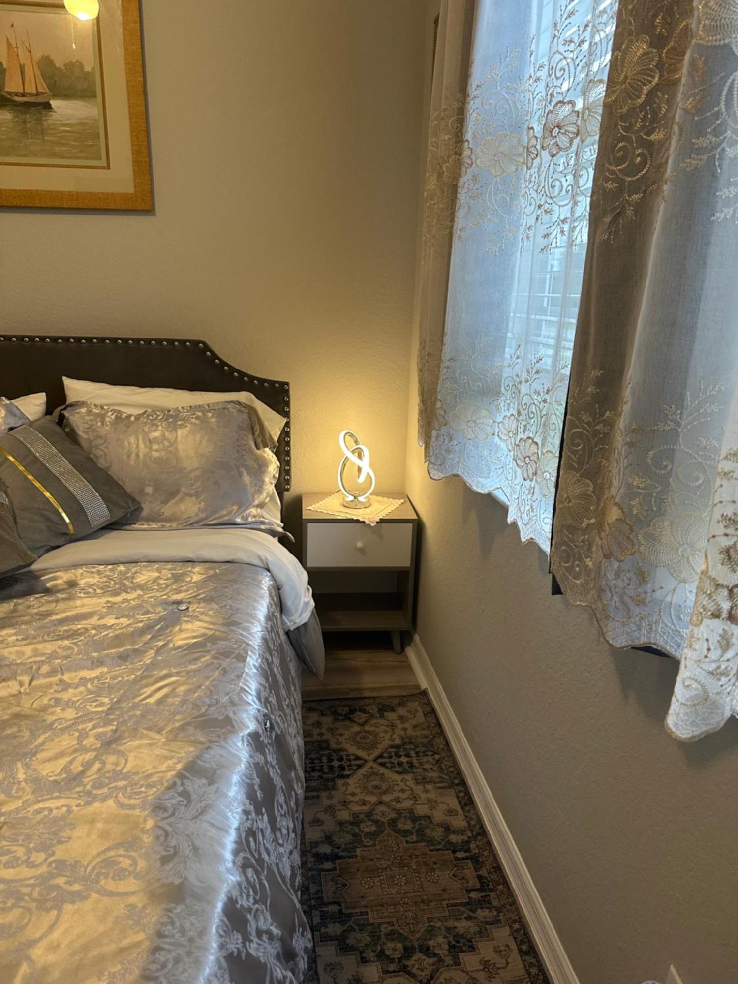 Quiet Room In A Family Home Lehigh Acres Buitenkant foto